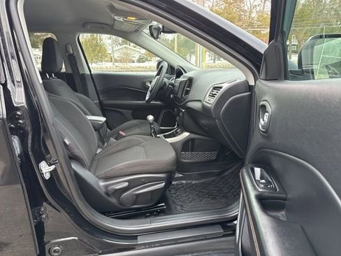 Used 2018 Jeep Compass Sport w/ Tech Group image 18