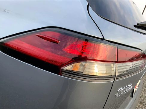 Certified 2026 Toyota Corolla Cross LE FWD image 28