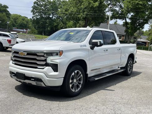 Used 2022 Chevrolet Silverado 1500 High Country w/ Z71 Off-Road Package AWD/4WD image 7