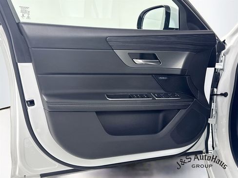Used 2020 Jaguar XF S image 22