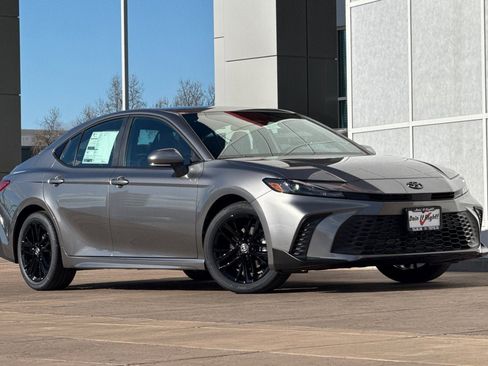 New 2026 Toyota Camry SE image 2