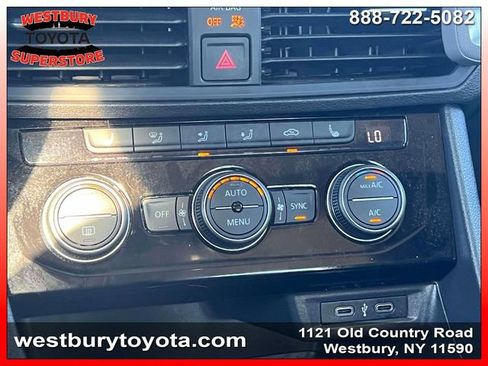 Used 2022 Volkswagen Jetta SE FWD image 34
