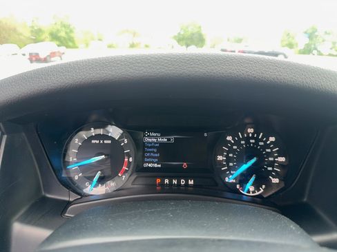 Used 2017 Ford Expedition XLT AWD/4WD image 22