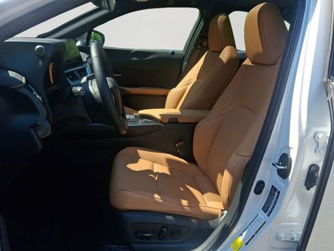 Used 2025 Lexus UX 300h AWD image 14