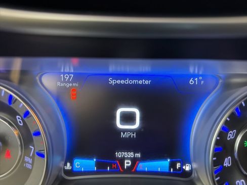 Used 2018 Chrysler 300 Limited AWD/4WD image 11