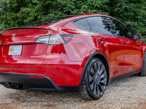 Used 2022 Tesla Model Y Performance AWD/4WD image 5