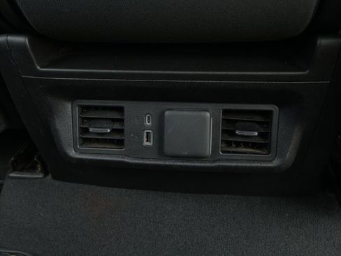 Used 2025 Chevrolet Silverado 1500 LT image 30