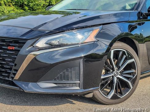 Used 2024 Nissan Altima 2.5 SR FWD image 3