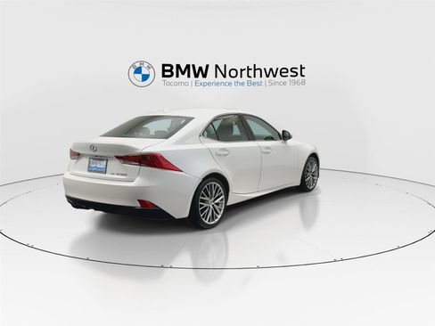 Used 2018 Lexus IS 300 AWD image 3