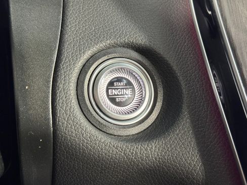 Used 2022 Mercedes-Benz GLC 300 4MATIC w/ AMG Line image 21