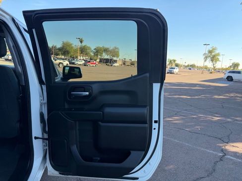 Used 2020 Chevrolet Silverado 1500 LT image 16