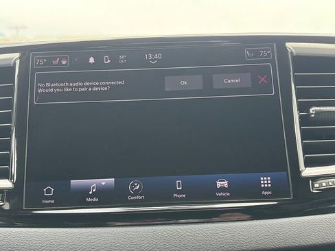 Used 2022 Chrysler Pacifica Touring-L image 49