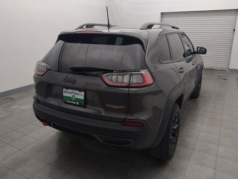Used 2019 Jeep Cherokee Trailhawk w/ Cold Weather Group AWD/4WD image 7