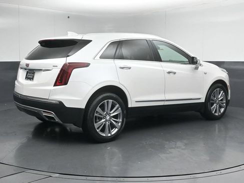 Used 2024 Cadillac XT5 Premium Luxury w/ LPO, Floor Liner Package AWD/4WD image 7