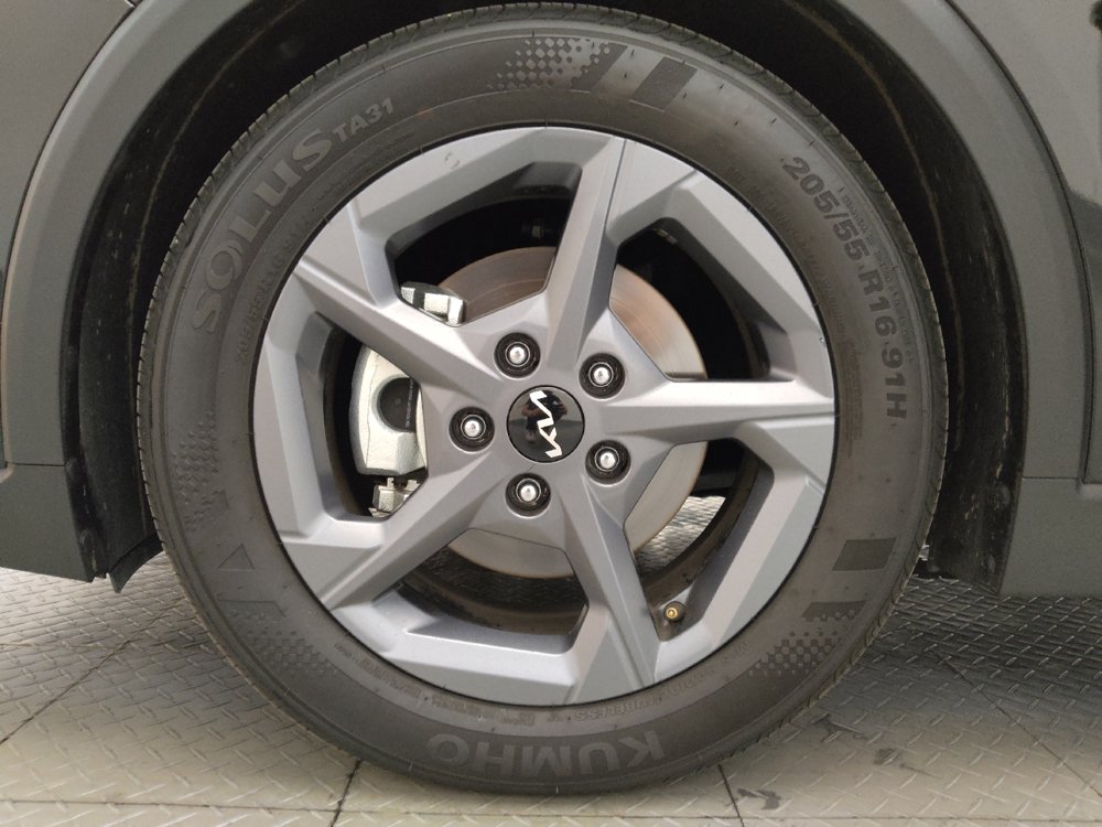 Used 2025 Kia K4 FWD image 31