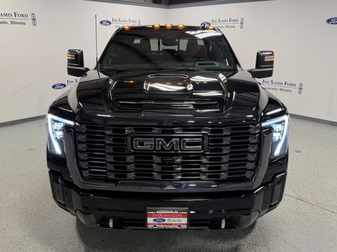 Used 2024 GMC Sierra 2500 Denali Ultimate image 2