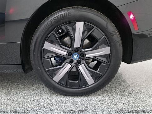 Used 2024 BMW iX xDrive50 w/ Premium Package AWD/4WD image 14