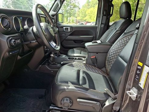 Used 2021 Jeep Wrangler Unlimited Sahara AWD/4WD image 14