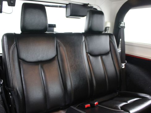 Used 2015 Jeep Wrangler Rubicon AWD/4WD image 20