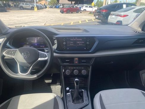 Used 2023 Volkswagen Taos SE FWD image 9