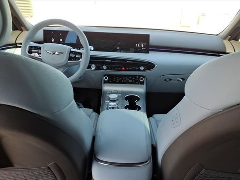 Certified 2026 Genesis GV70 2.5T Advanced image 18