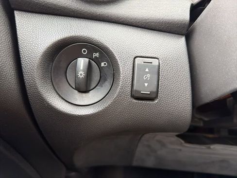 Used 2013 Ford Fiesta SE image 17