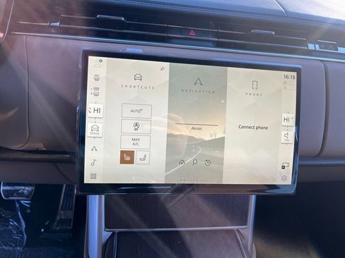 New 2026 Land Rover Range Rover SE image 16