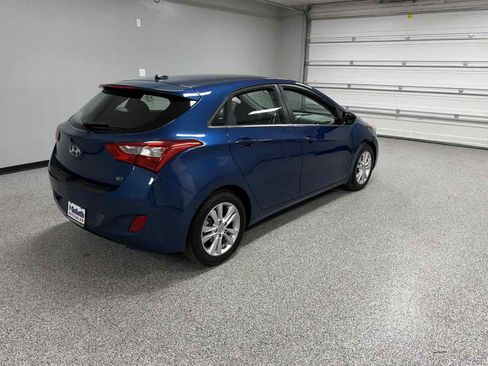 Used 2015 Hyundai Elantra GT FWD image 3