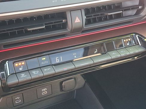 Certified 2024 Toyota Prius Prime image 17