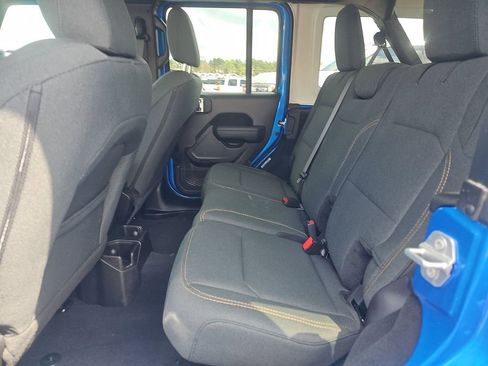 Used 2025 Jeep Wrangler Sport S AWD/4WD image 8