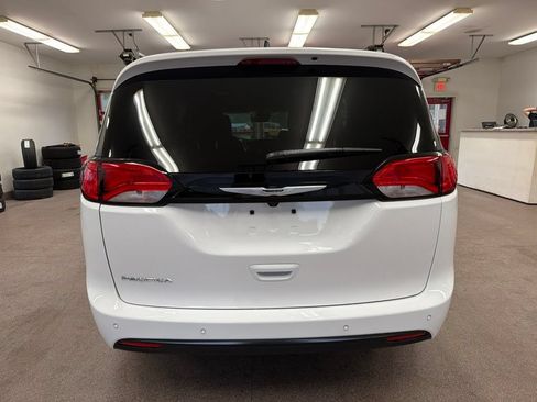 New 2027 Chrysler Pacifica LX FWD image 23