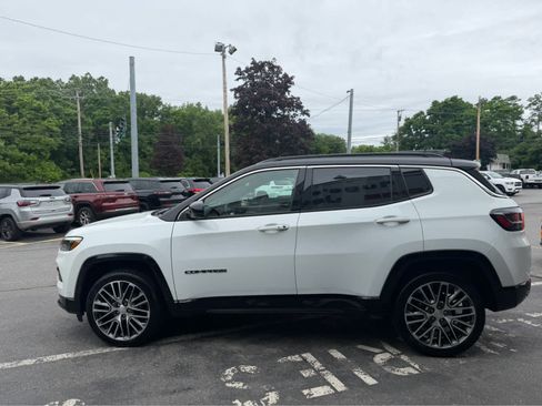 Used 2023 Jeep Compass Limited w/ Elite Group AWD/4WD image 4