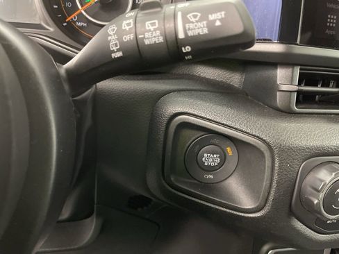 Used 2025 Jeep Wrangler Sport S image 17