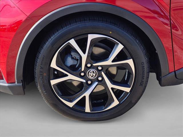 Used 2020 Toyota C-HR XLE FWD image 21