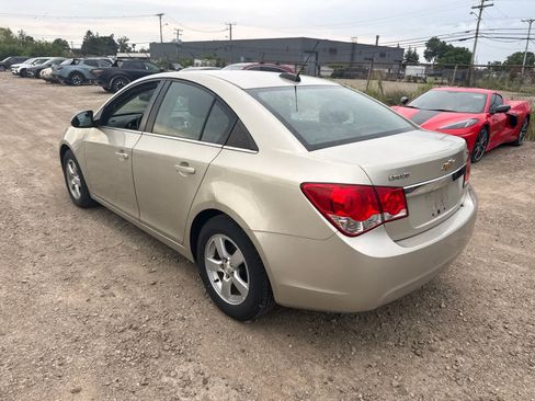 Used 2016 Chevrolet Cruze LT FWD image 2