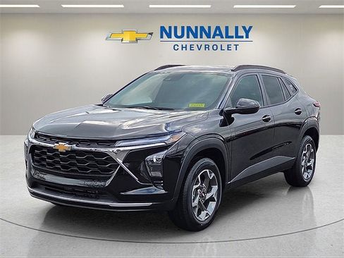 New 2026 Chevrolet Trax LT w/ Driver Confidence Package image 1