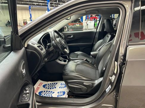 Used 2018 Jeep Compass Latitude w/ Cold Weather Group AWD/4WD image 18
