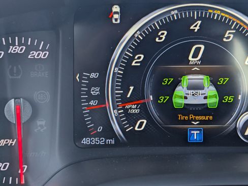 Certified 2017 Chevrolet Corvette Stingray Coupe w/ 1LT image 30