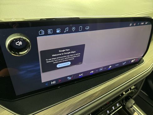 Used 2025 Chevrolet Suburban Z71 image 35