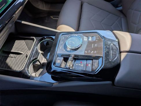 Used 2026 BMW 550e xDrive w/ Executive Package image 14