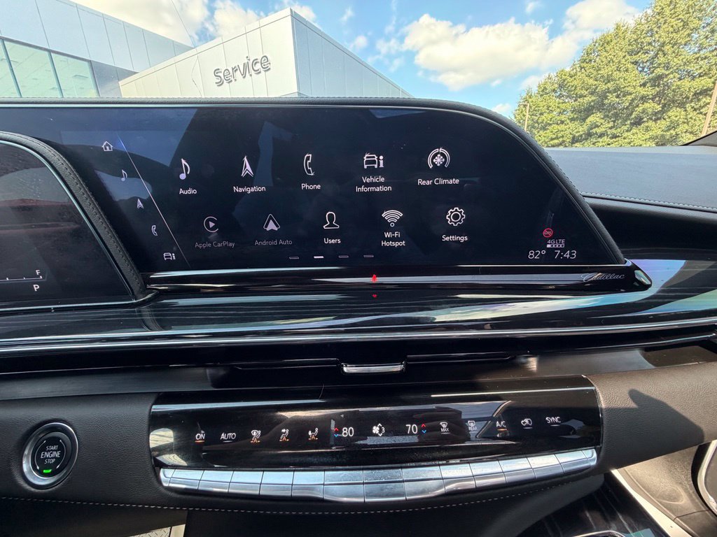 Used 2024 Cadillac Escalade ESV Sport w/ LPO, ONYX Package AWD/4WD image 10