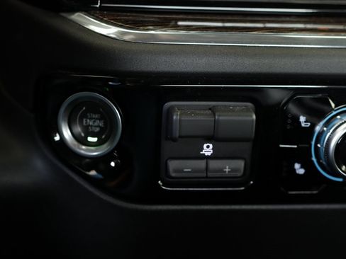 Used 2023 GMC Sierra 1500 Elevation image 18