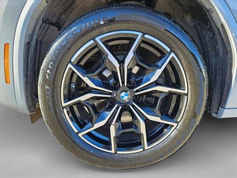 Used 2025 BMW X4 xDrive30i w/ Premium Package image 10