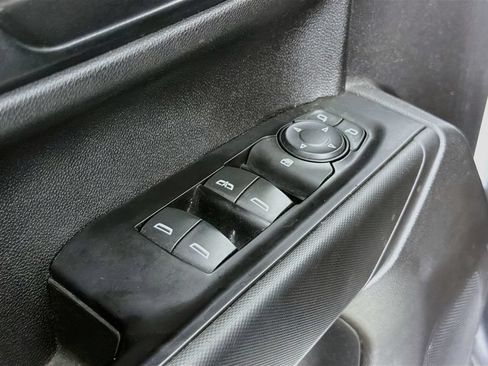 Used 2020 Chevrolet Silverado 1500 Custom w/ Custom Value Package RWD image 21