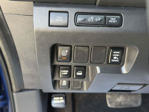 Used 2023 Nissan Frontier SV w/ SV Convenience Package AWD/4WD image 11