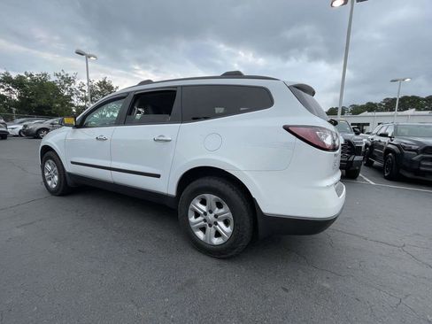 Used 2017 Chevrolet Traverse LS AWD/4WD image 12