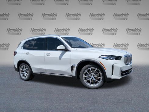 New 2026 BMW X5 xDrive40i w/ Premium Package AWD/4WD image 2