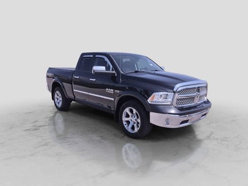 Used 2015 RAM 1500 Laramie w/ Trailer Tow Group AWD/4WD image 2
