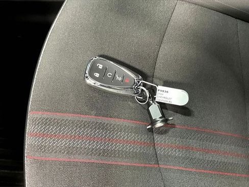 Used 2024 Chevrolet Equinox RS image 32