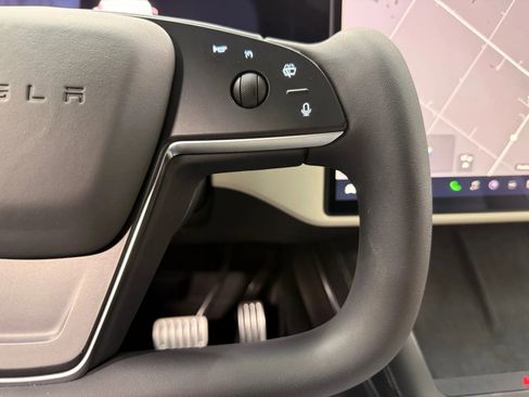 Used 2023 Tesla Model X Plaid image 28